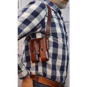 Double magazine leather pouch for shoulder system