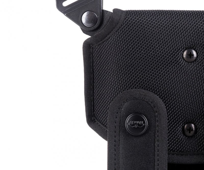 Double magazine nylon pouch for shoudler system